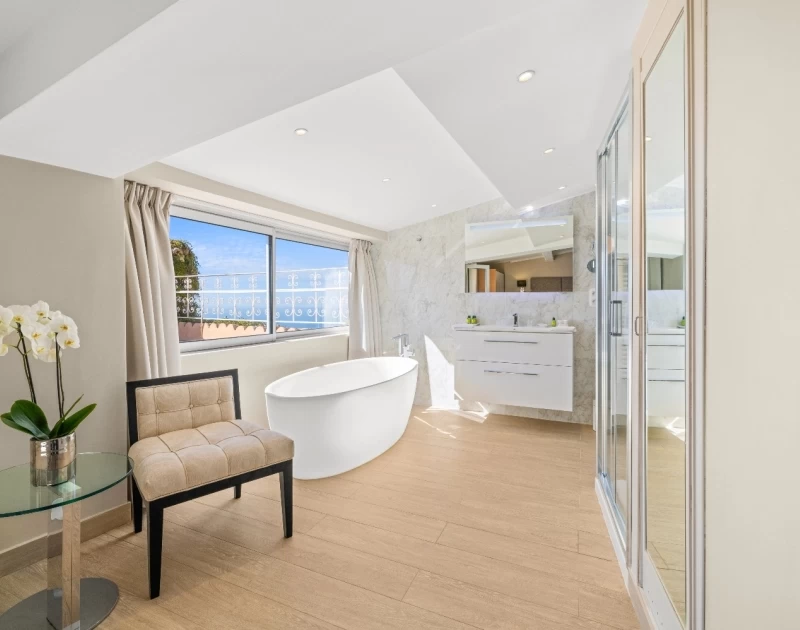 Gastronomic Stay in an Elegance Room